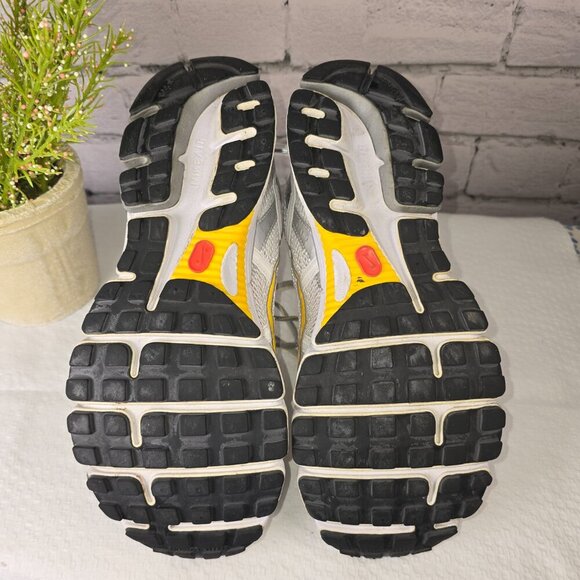 NIKE LIVESTRONG LEATHER/TEXTILE RUNNING SHOES WHITE WITH YELLOW ACCENT SIZE 10 - Picture 3 of 7